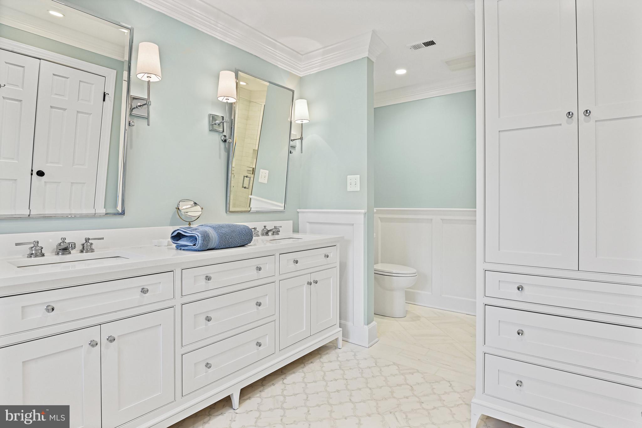 HAMPTONS OF MCLEAN - Residential