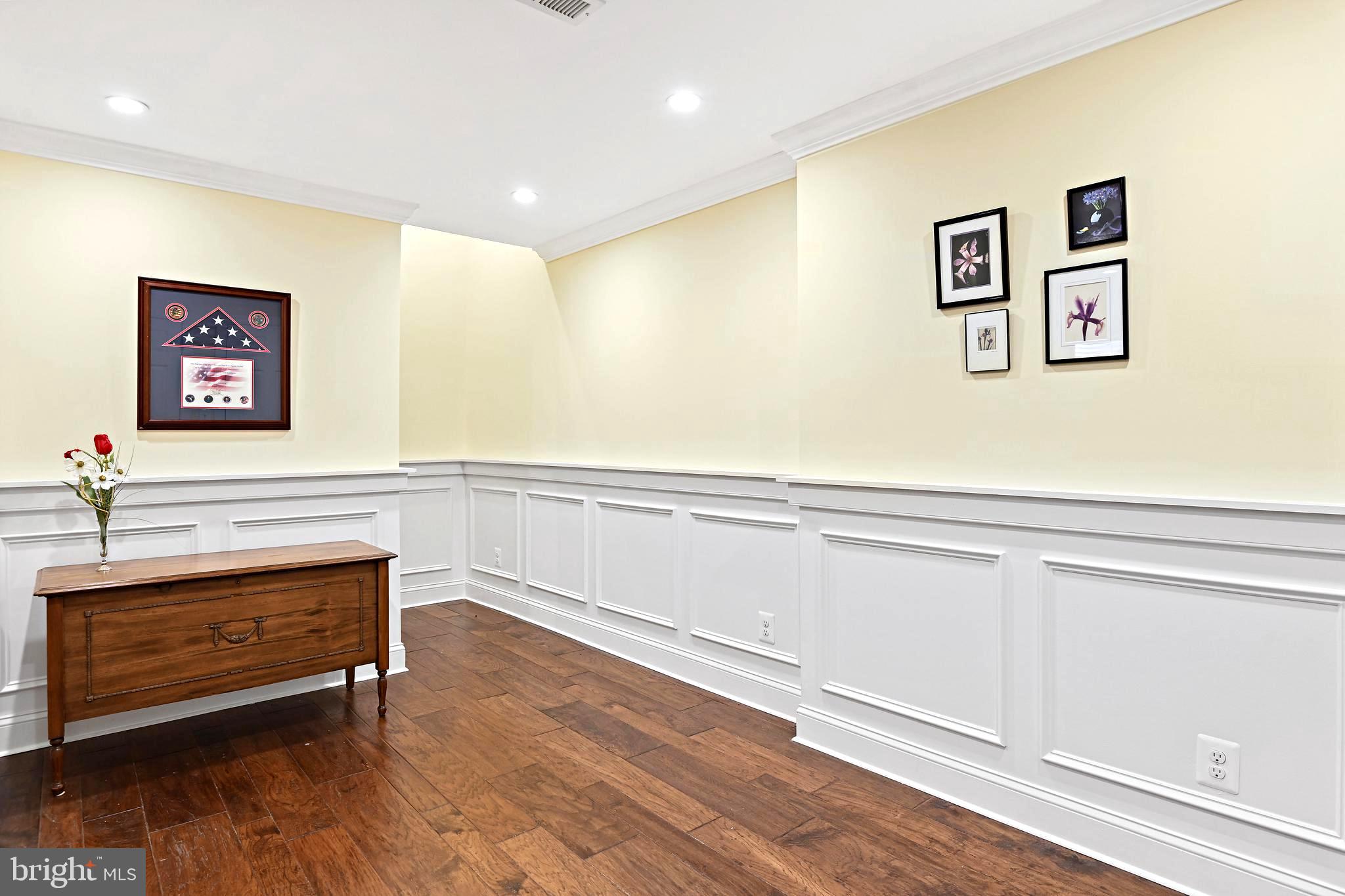 HAMPTONS OF MCLEAN - Residential