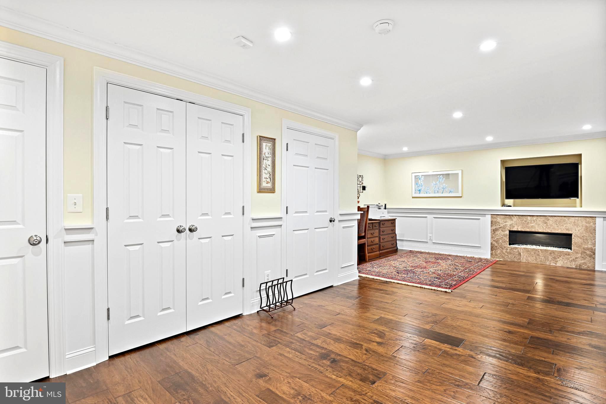 HAMPTONS OF MCLEAN - Residential