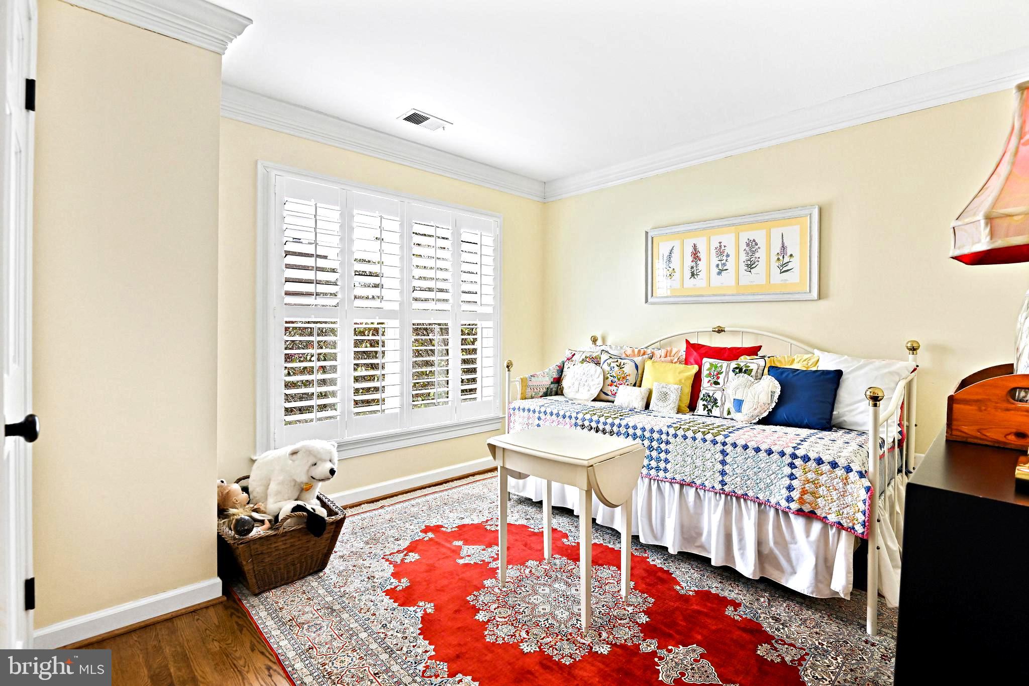 HAMPTONS OF MCLEAN - Residential