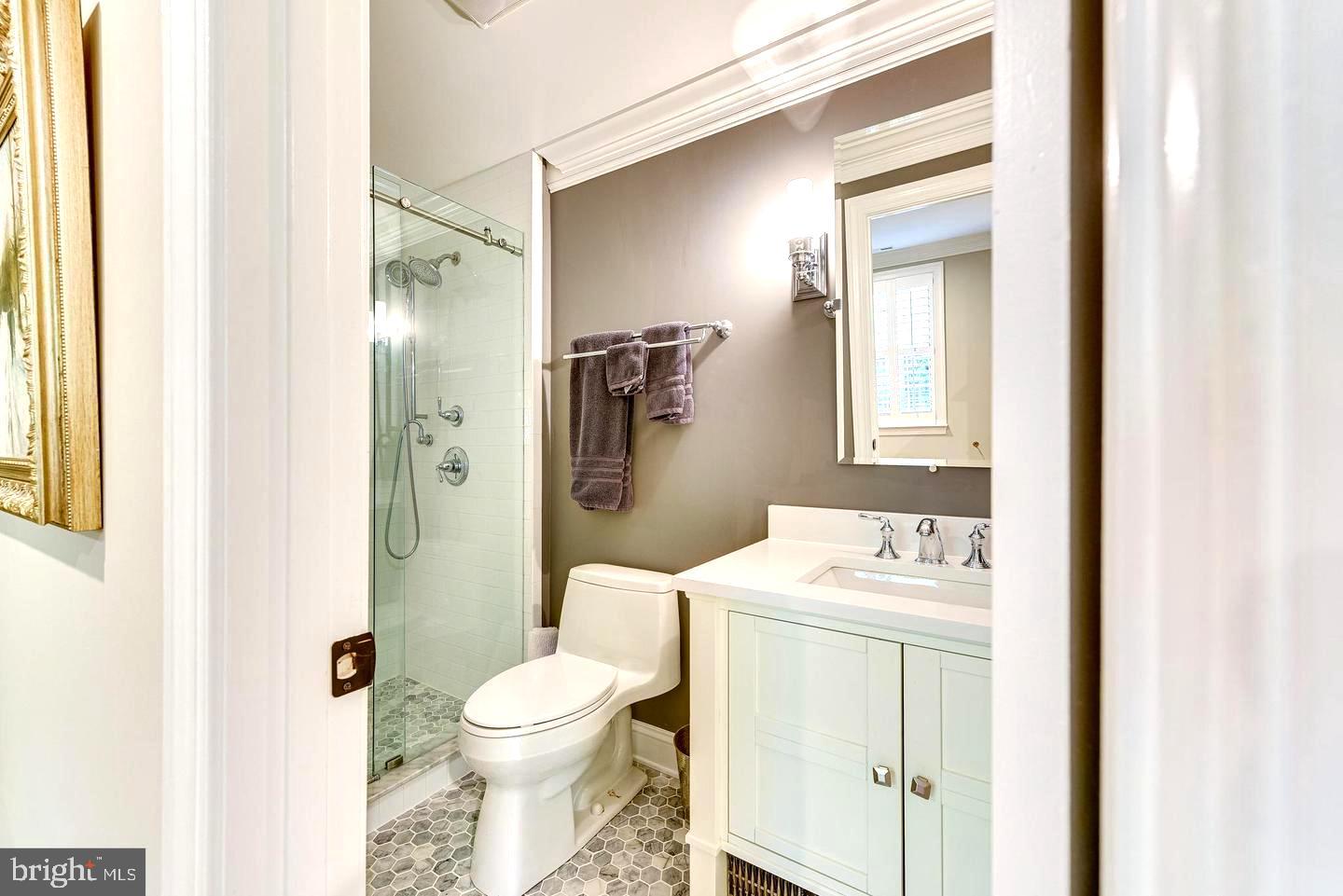 HAMPTONS OF MCLEAN - Residential