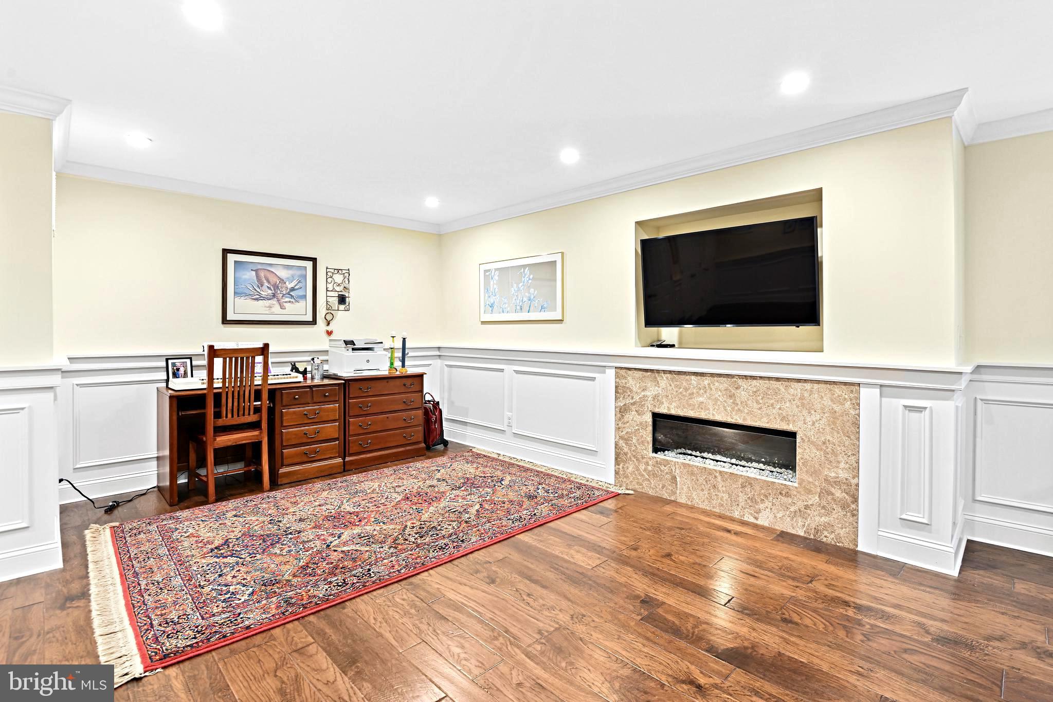 HAMPTONS OF MCLEAN - Residential