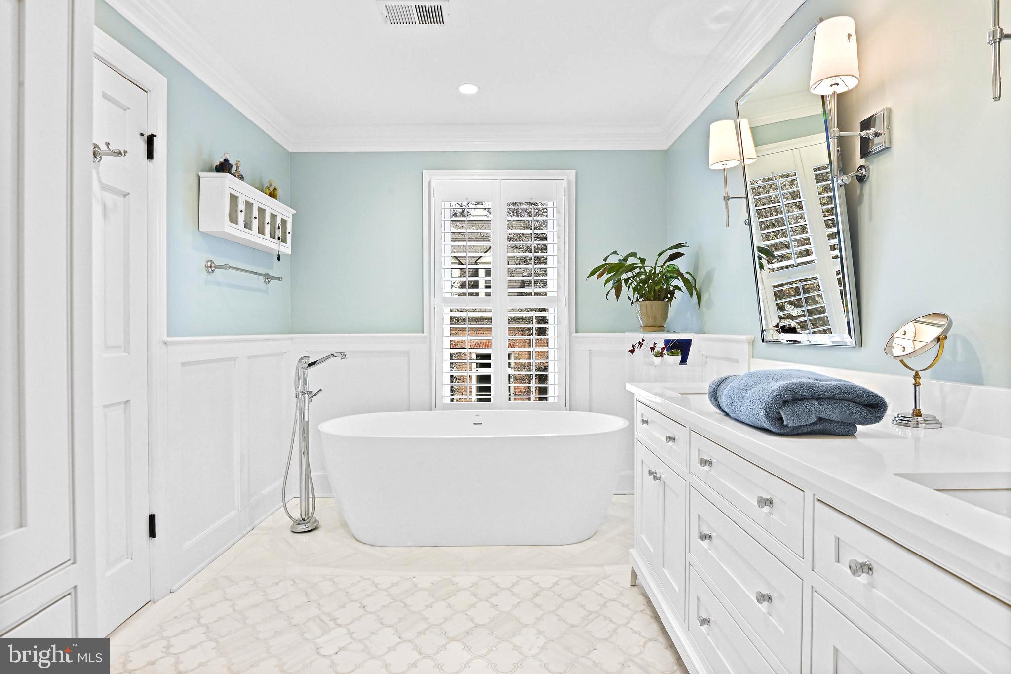 HAMPTONS OF MCLEAN - Residential