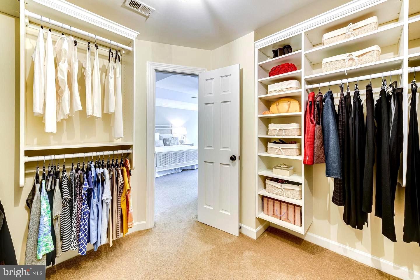 HAMPTONS OF MCLEAN - Residential