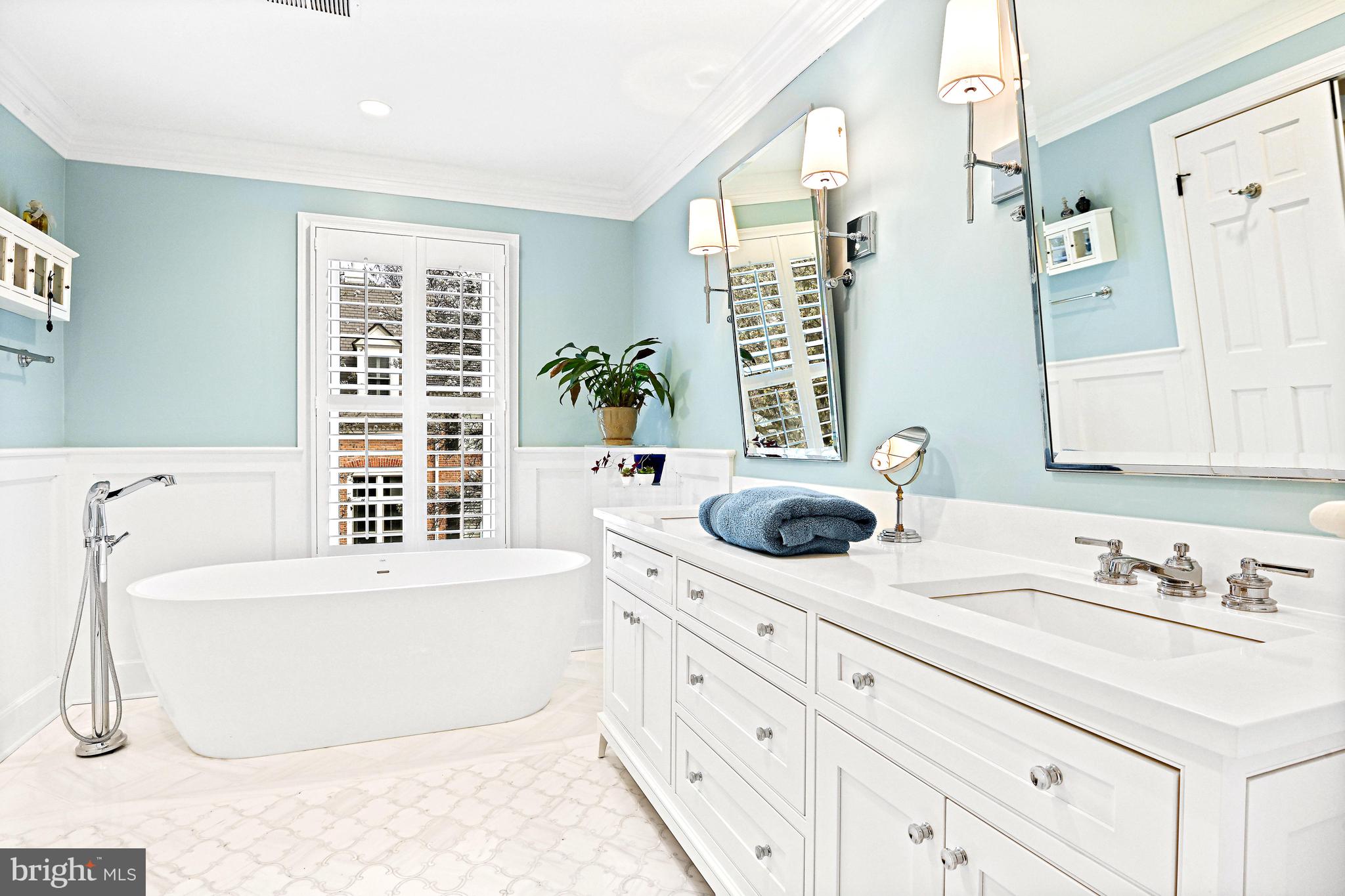 HAMPTONS OF MCLEAN - Residential