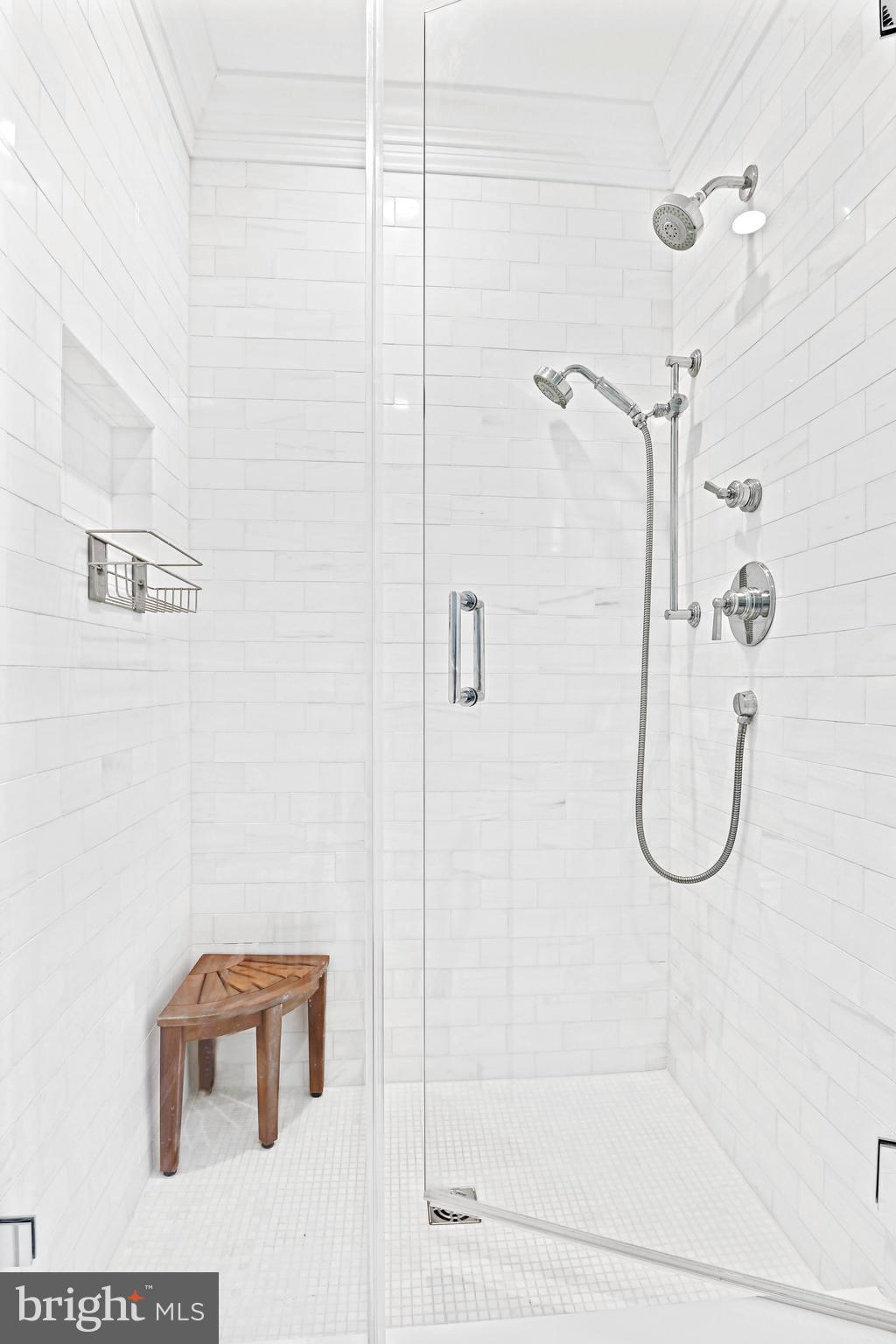 HAMPTONS OF MCLEAN - Residential