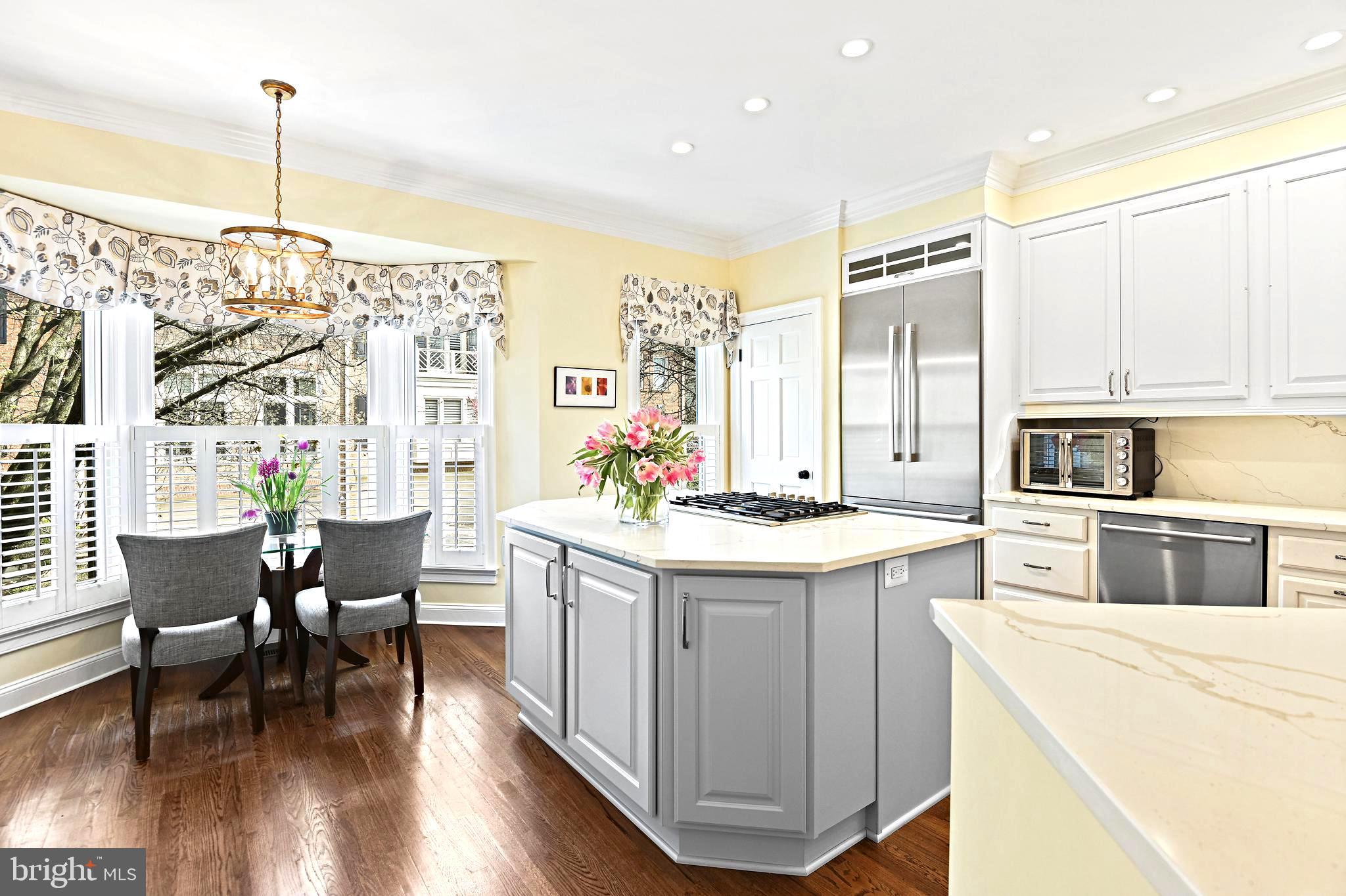 HAMPTONS OF MCLEAN - Residential