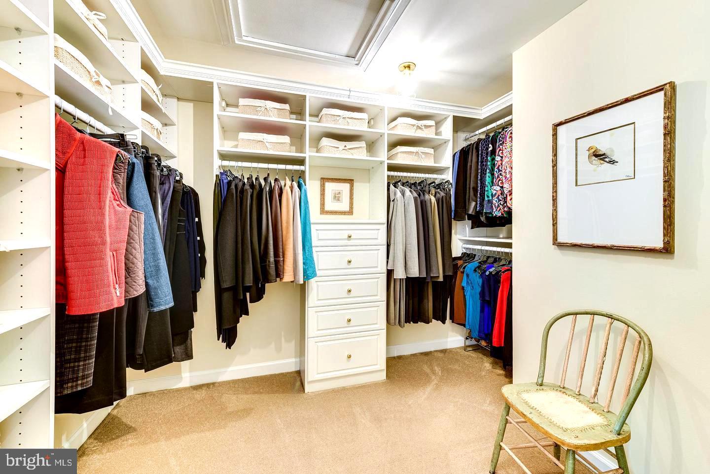 HAMPTONS OF MCLEAN - Residential