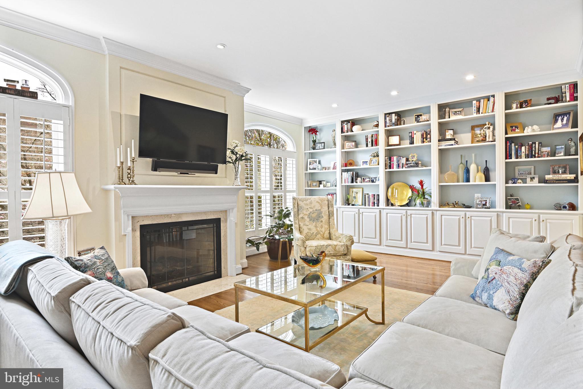 HAMPTONS OF MCLEAN - Residential