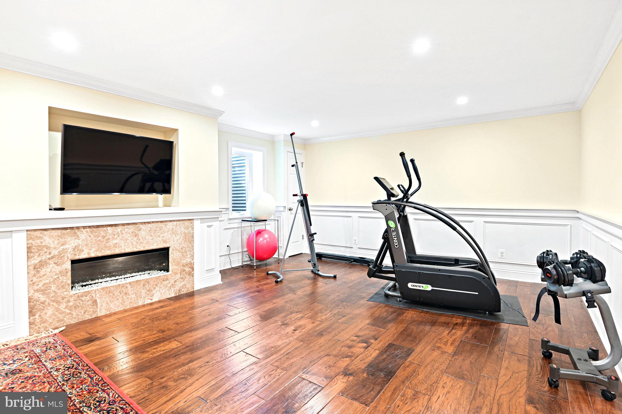 HAMPTONS OF MCLEAN - Residential