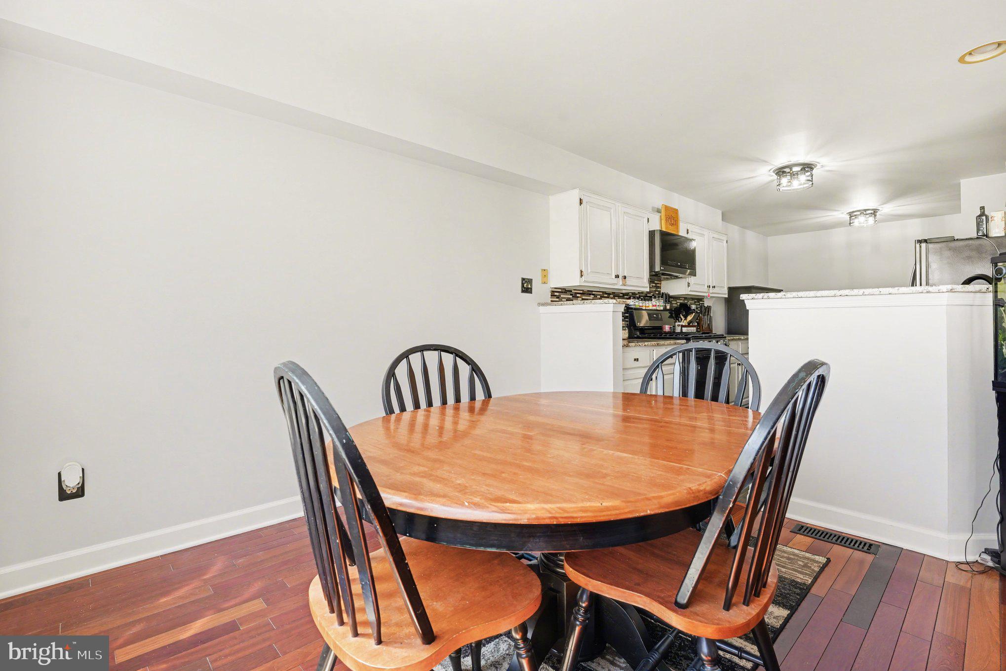 ROSECLIFF MANOR - Residential