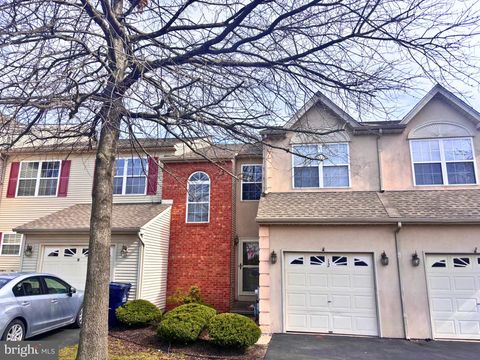 Photo of 12 Raleigh Court, HARLEYSVILLE, PA 19438 (MLS # PAMC2174534)