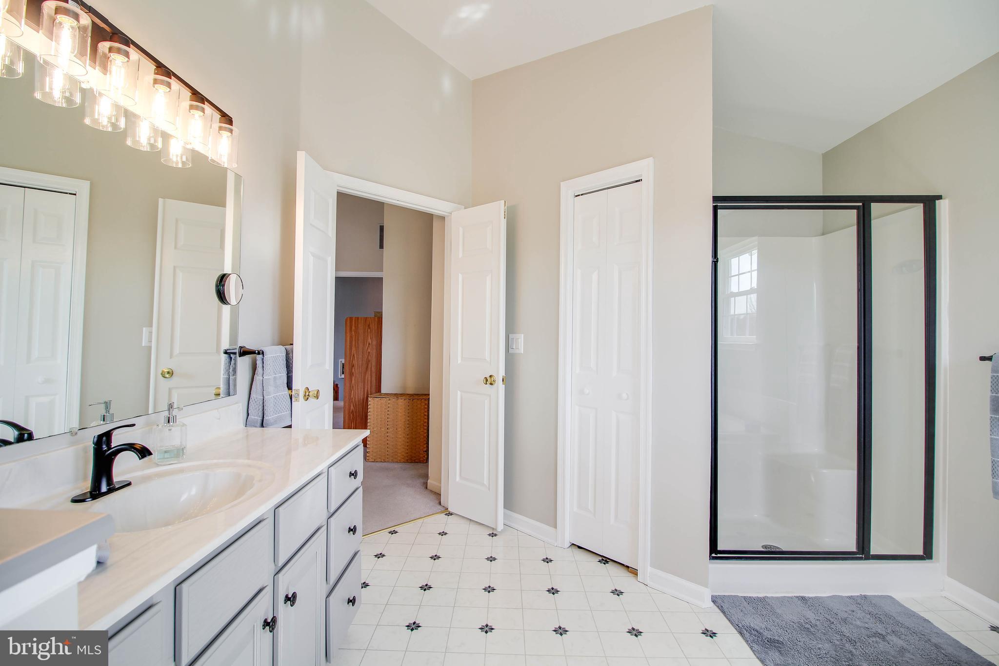 HOME FARM - Residential