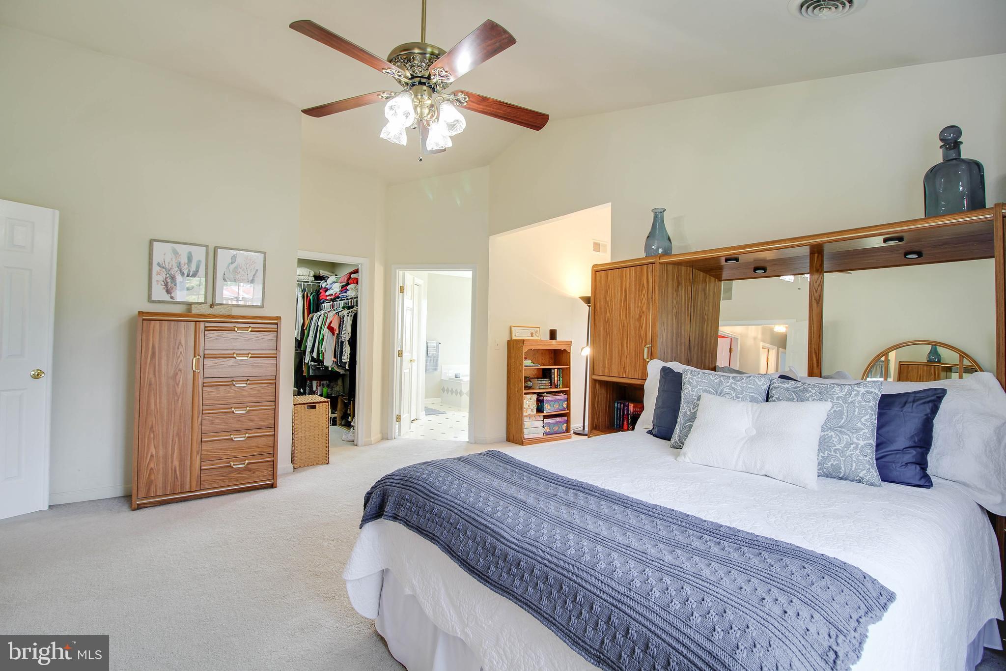 HOME FARM - Residential