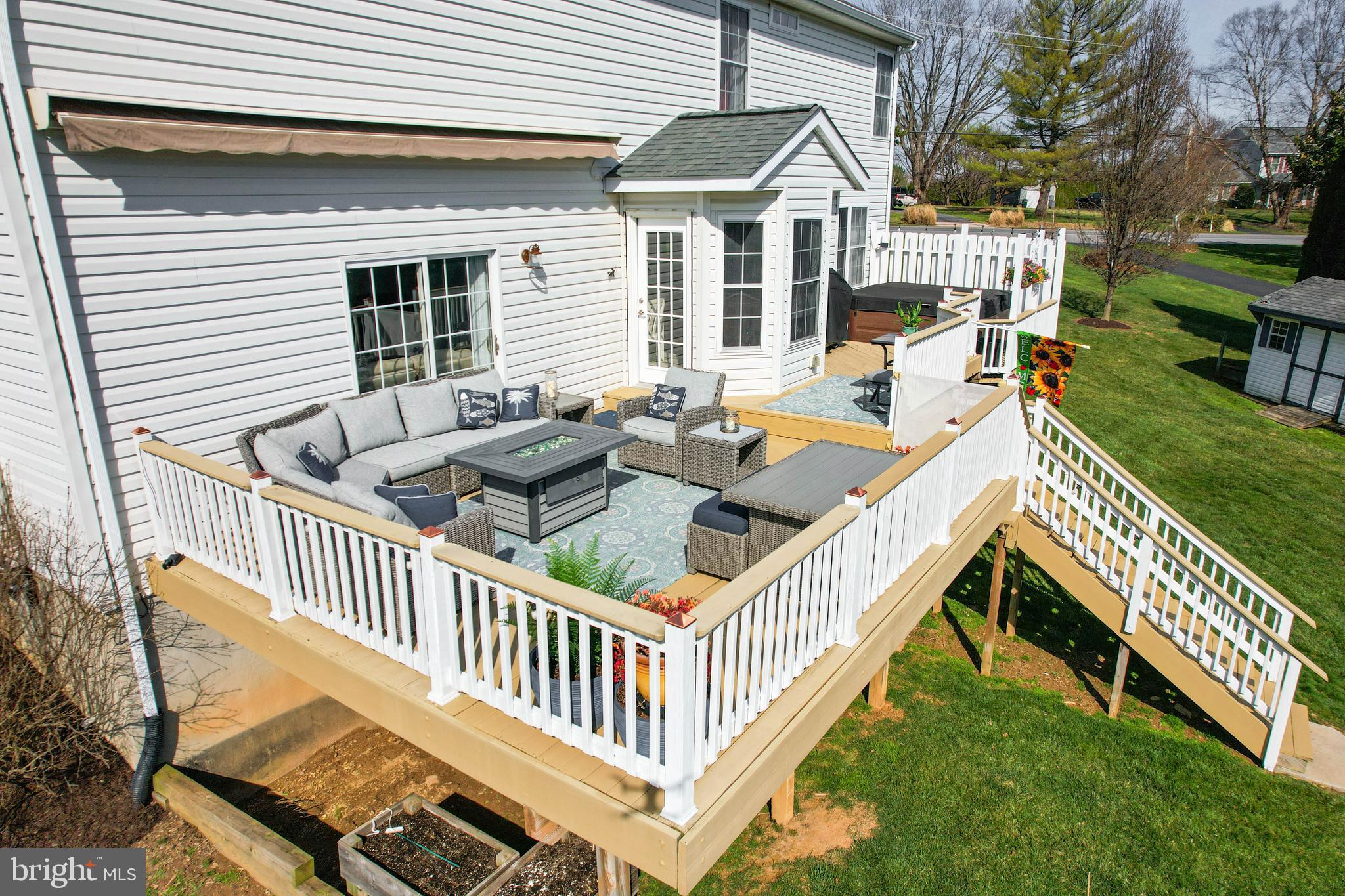 HOME FARM - Residential