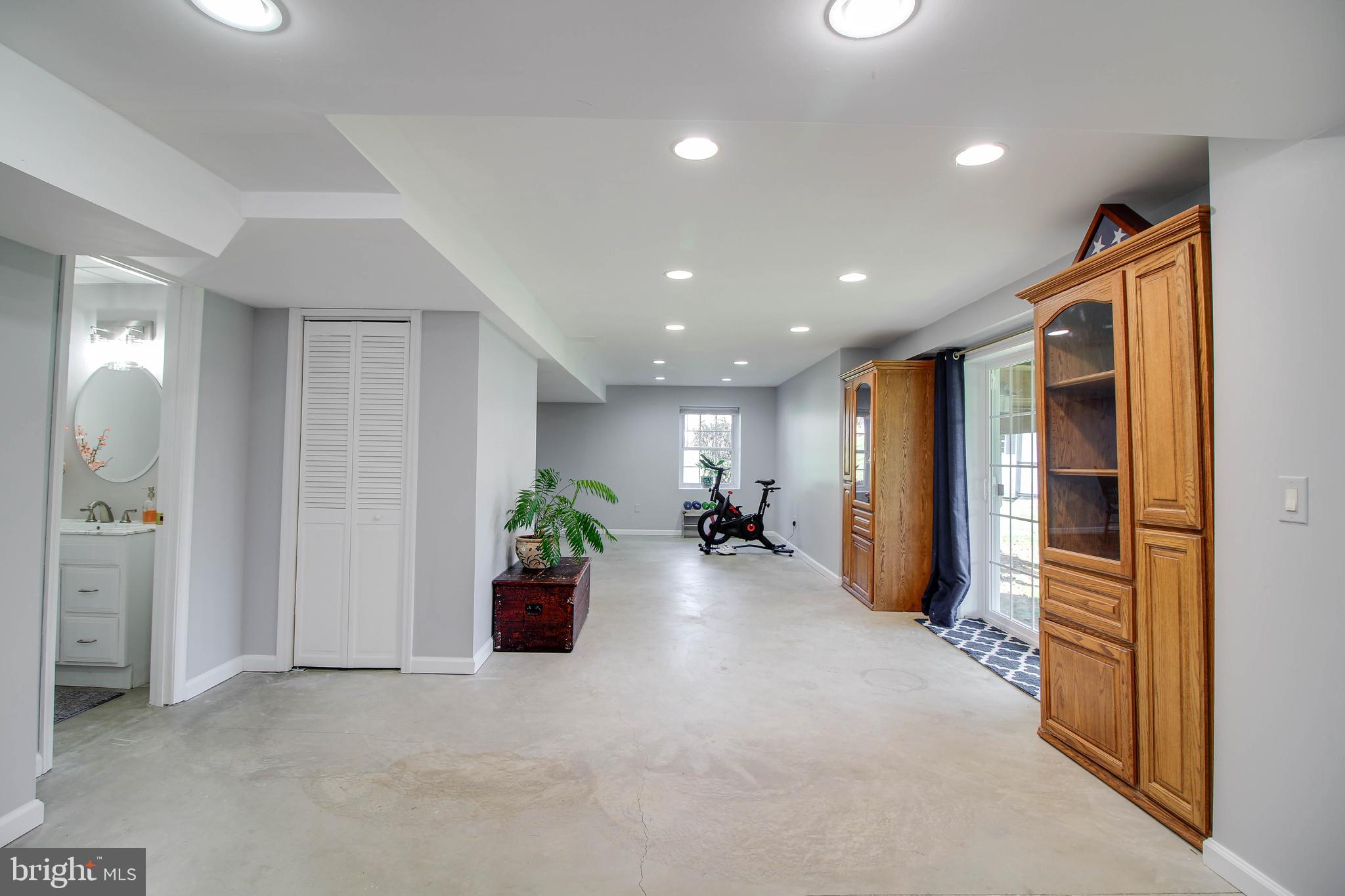 HOME FARM - Residential