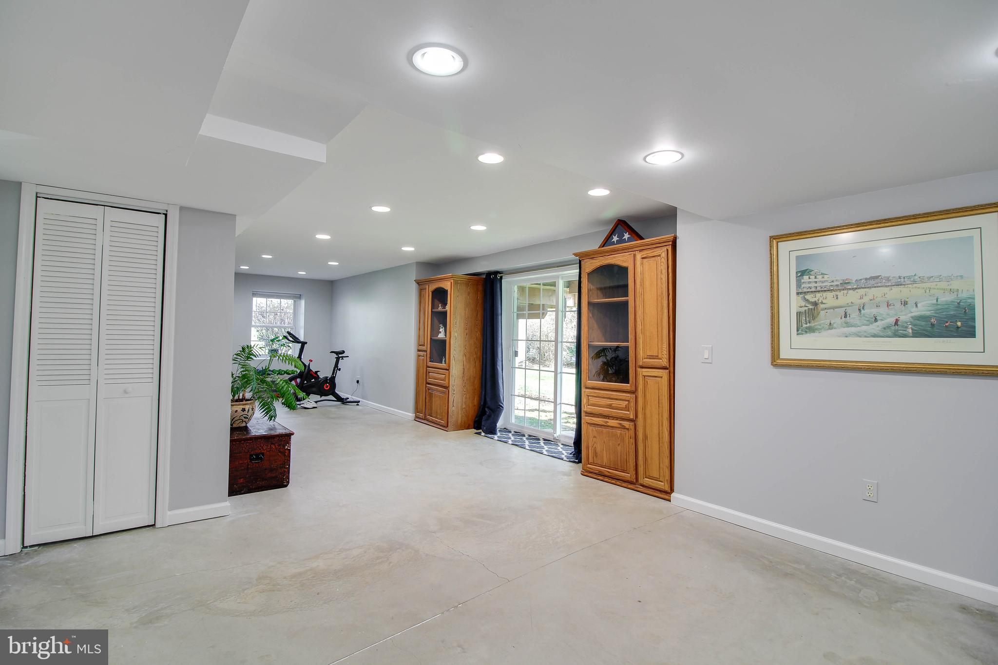 HOME FARM - Residential