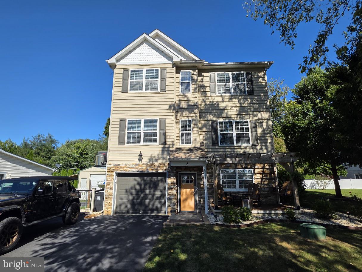 LOCUST POINT - Residential