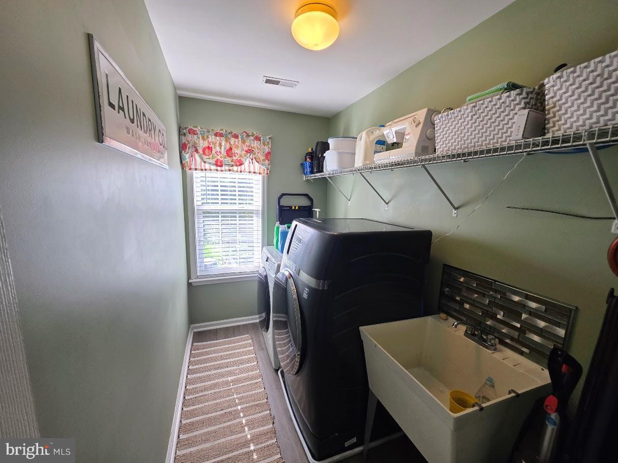 LOCUST POINT - Residential