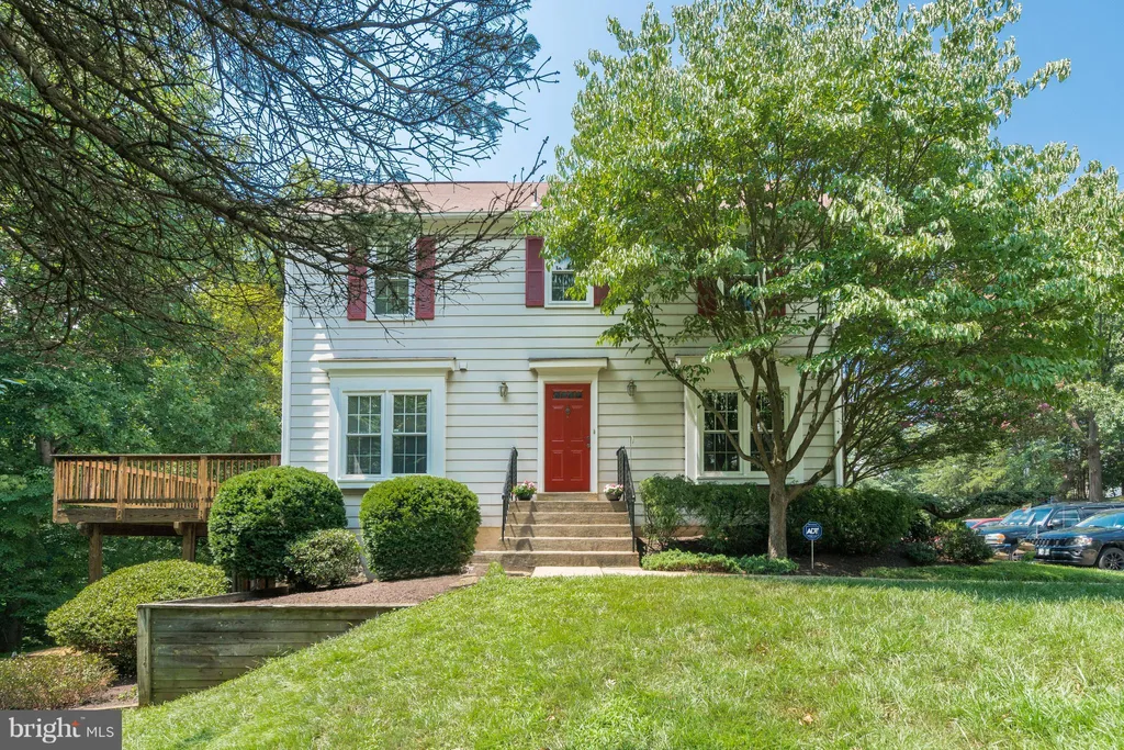 7318 Spring View Court, Springfield, VA 22153