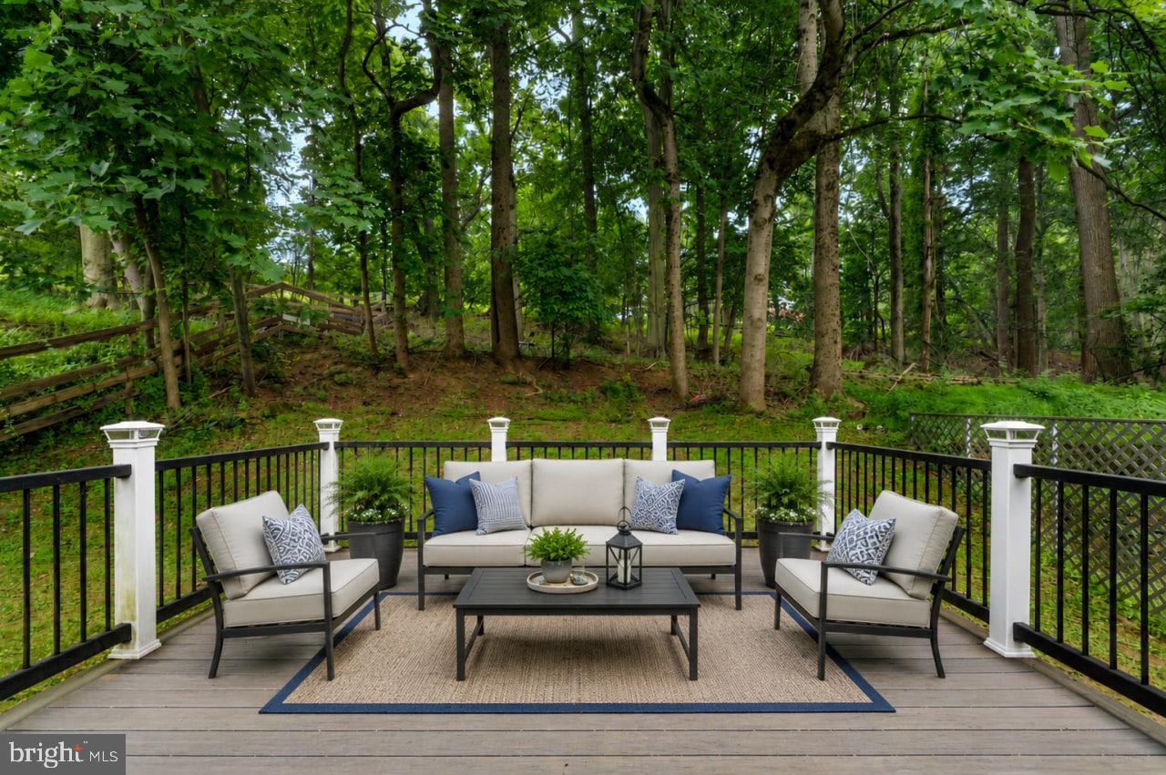 610 VALLEY STREAM CIRCLE