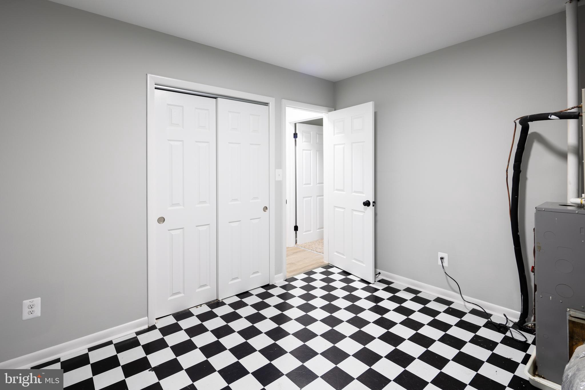 PERRY HALL - Residential