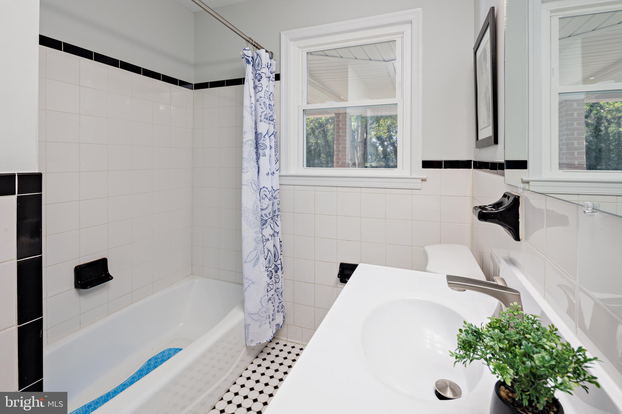 PERRY HALL - Residential