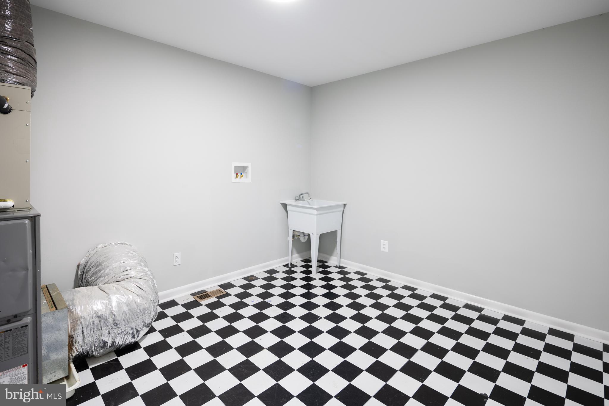 PERRY HALL - Residential