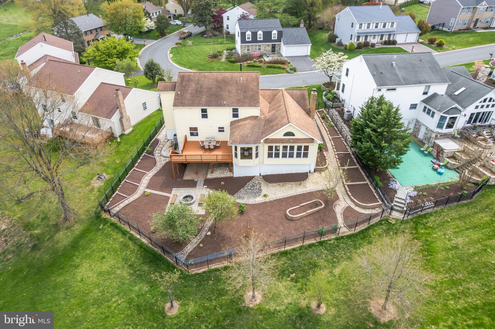 DERWOOD STATION - Residential