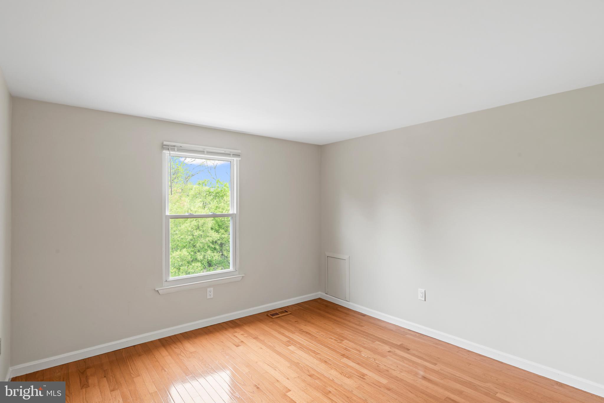 DERWOOD STATION - Residential