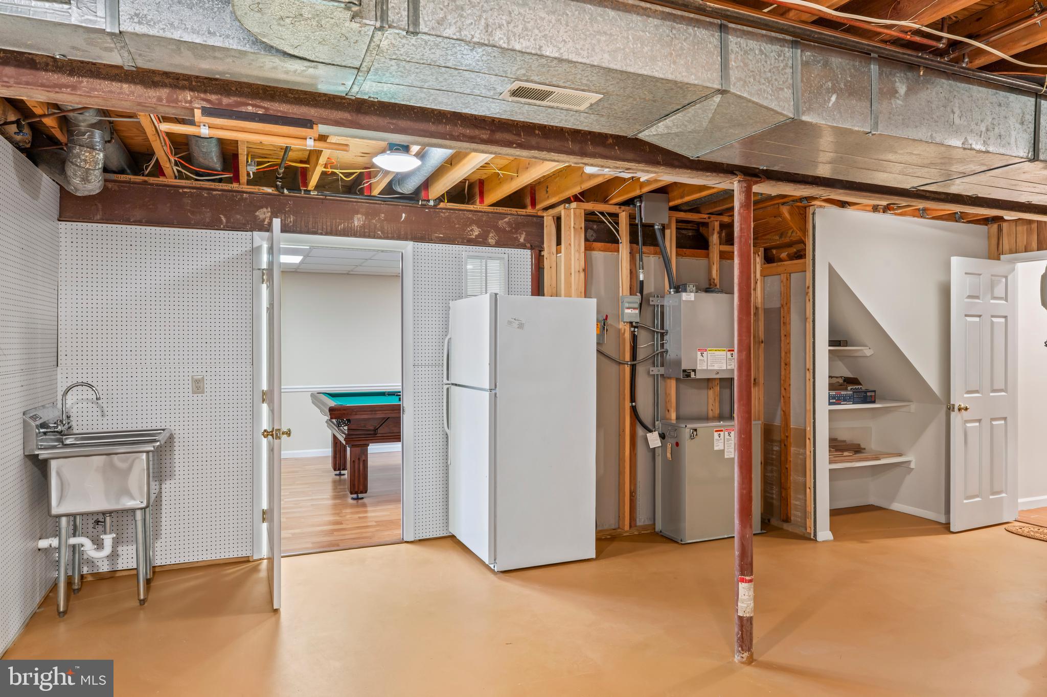 DERWOOD STATION - Residential