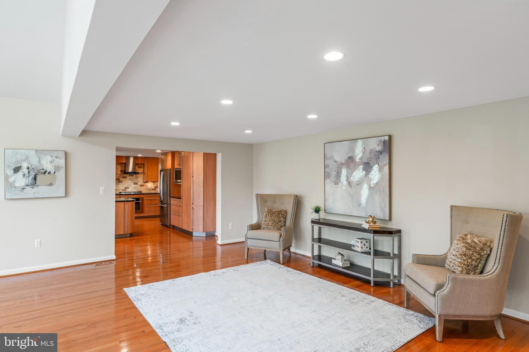 DERWOOD STATION - Residential