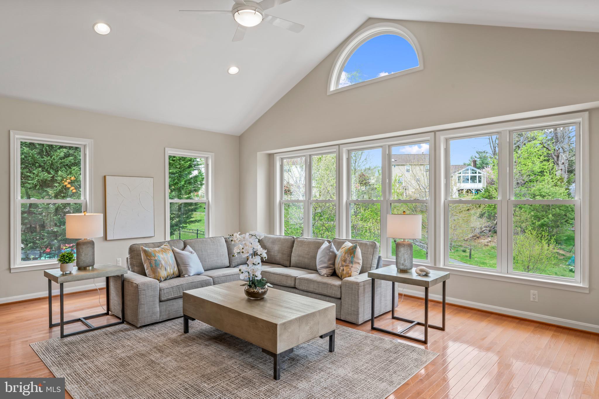 DERWOOD STATION - Residential