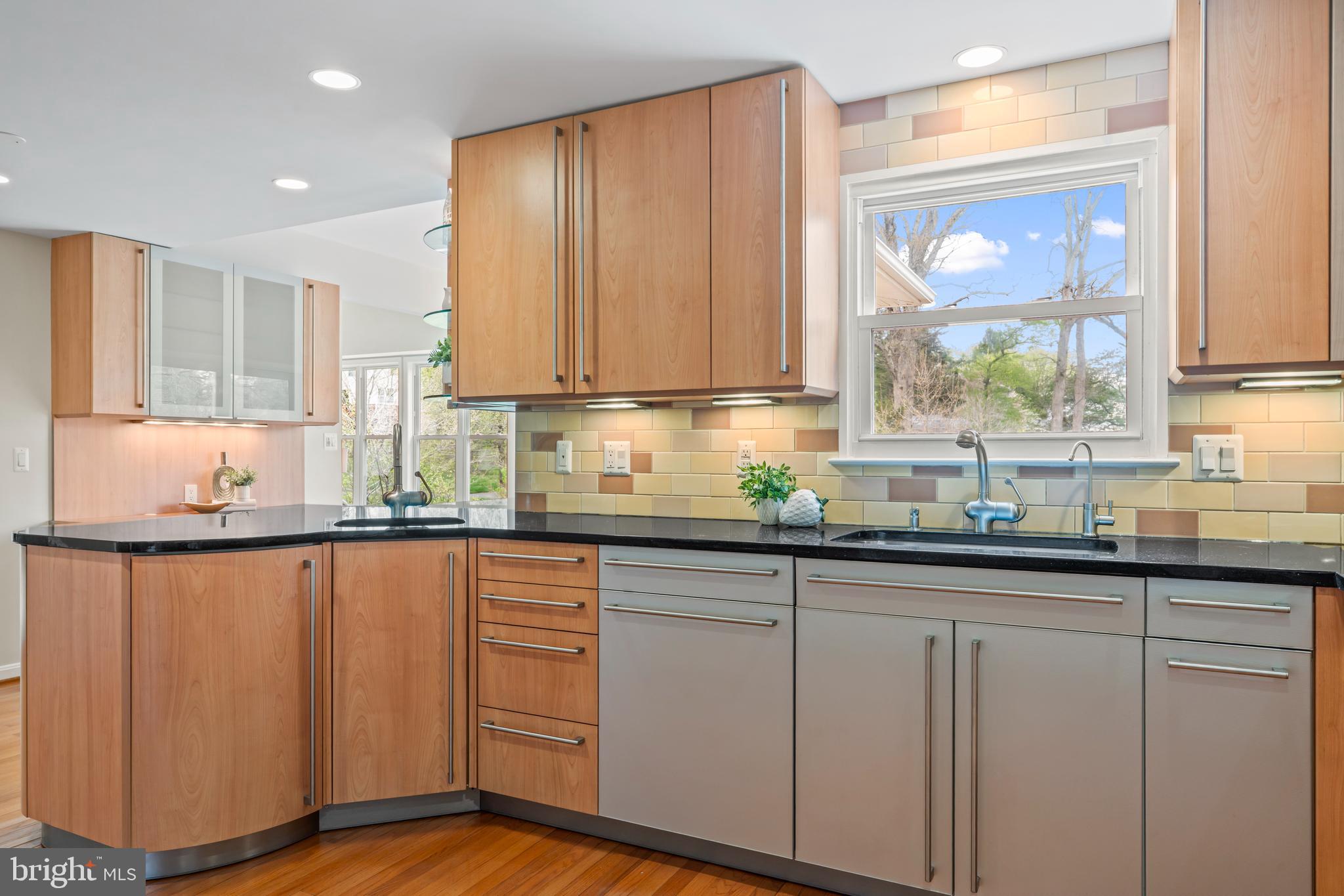 DERWOOD STATION - Residential