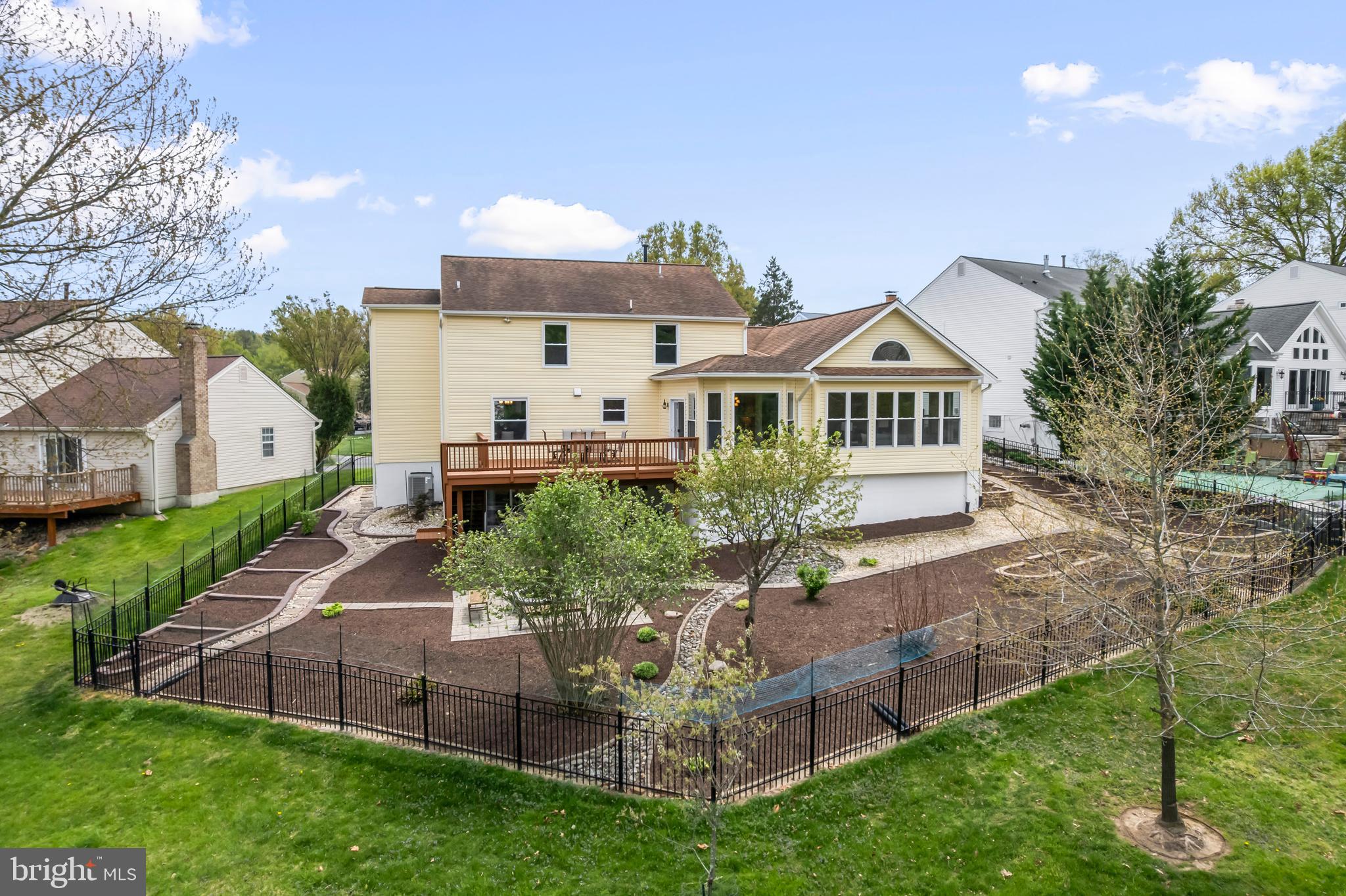 DERWOOD STATION - Residential