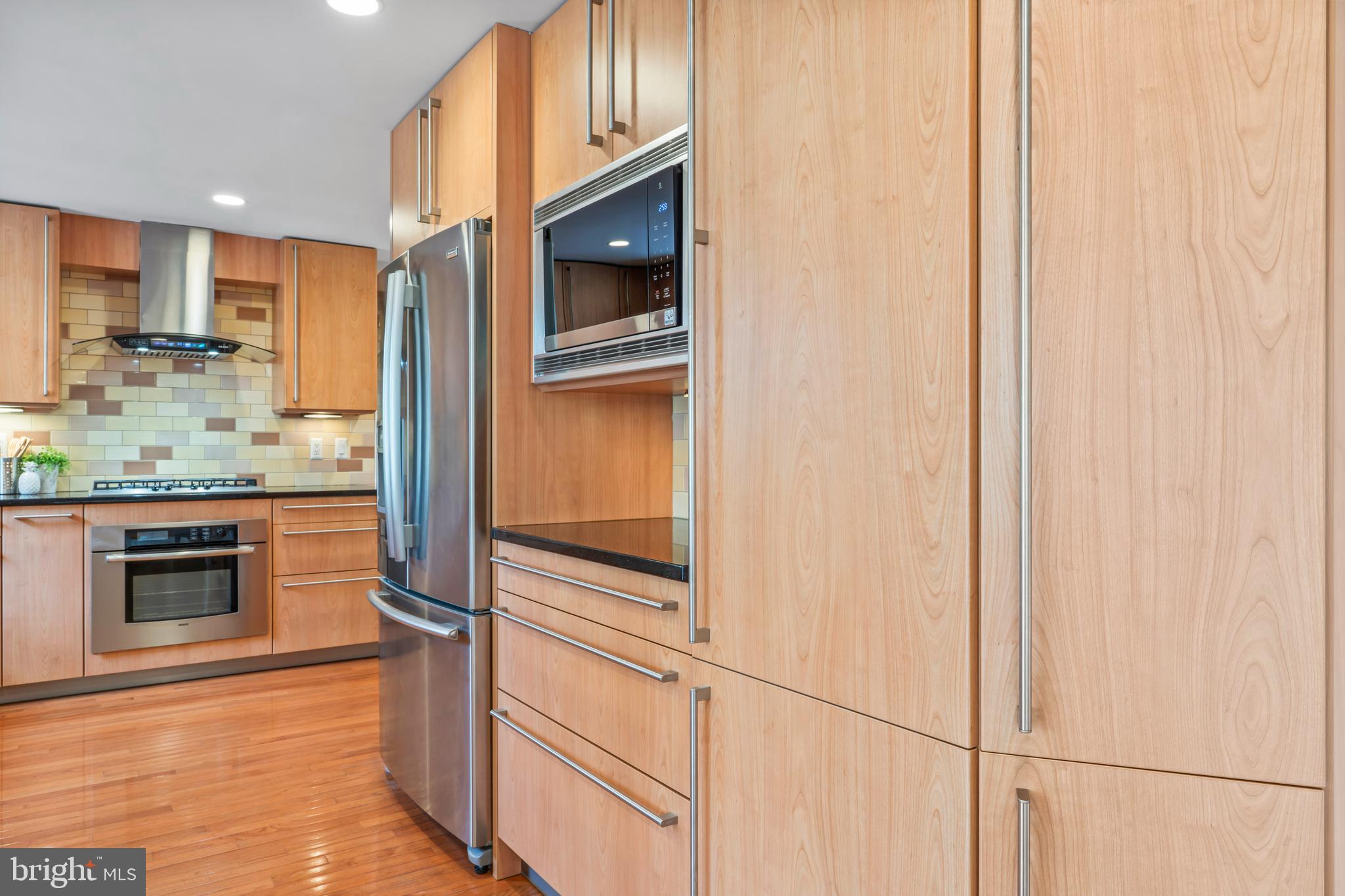 DERWOOD STATION - Residential