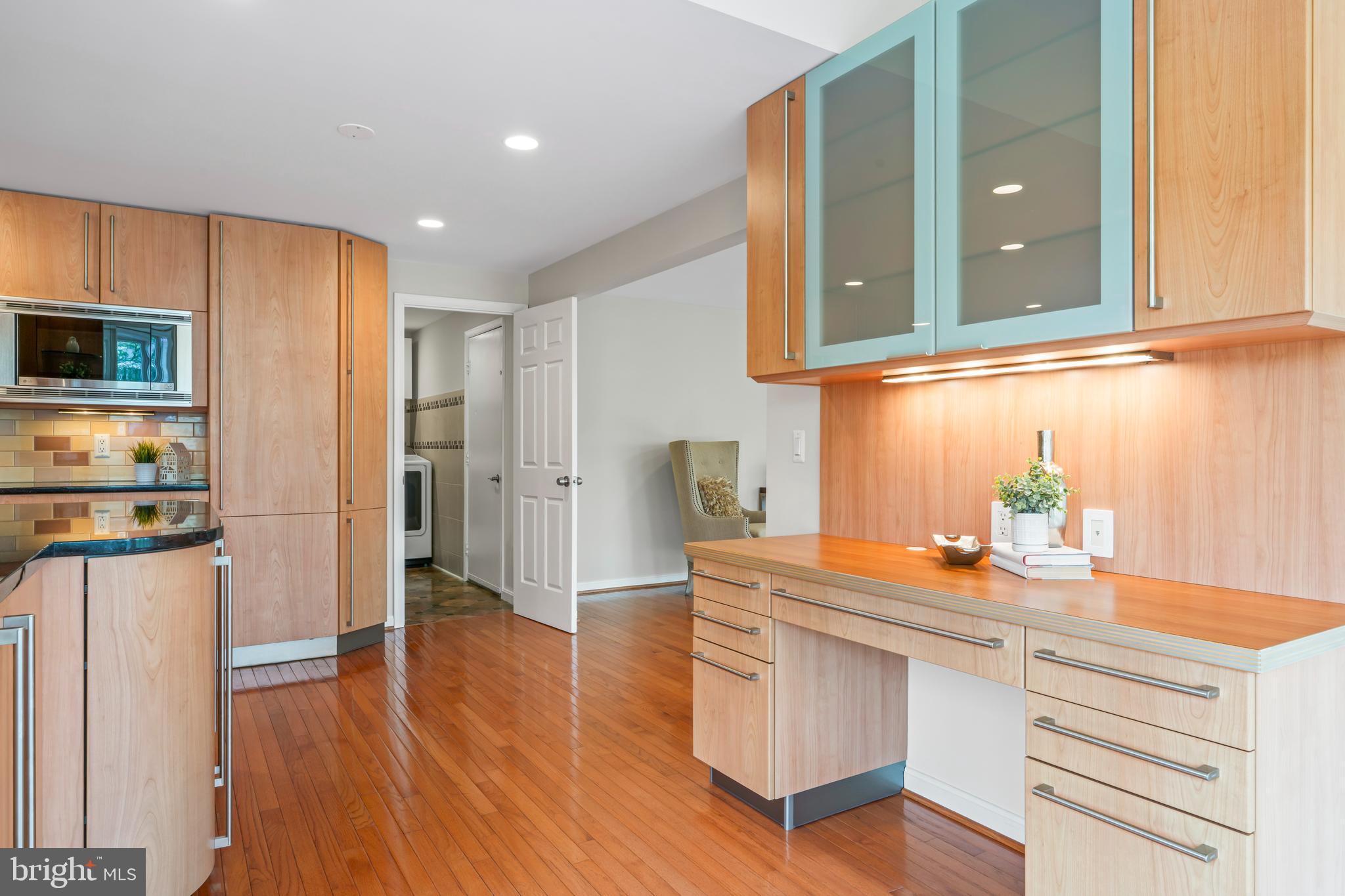 DERWOOD STATION - Residential