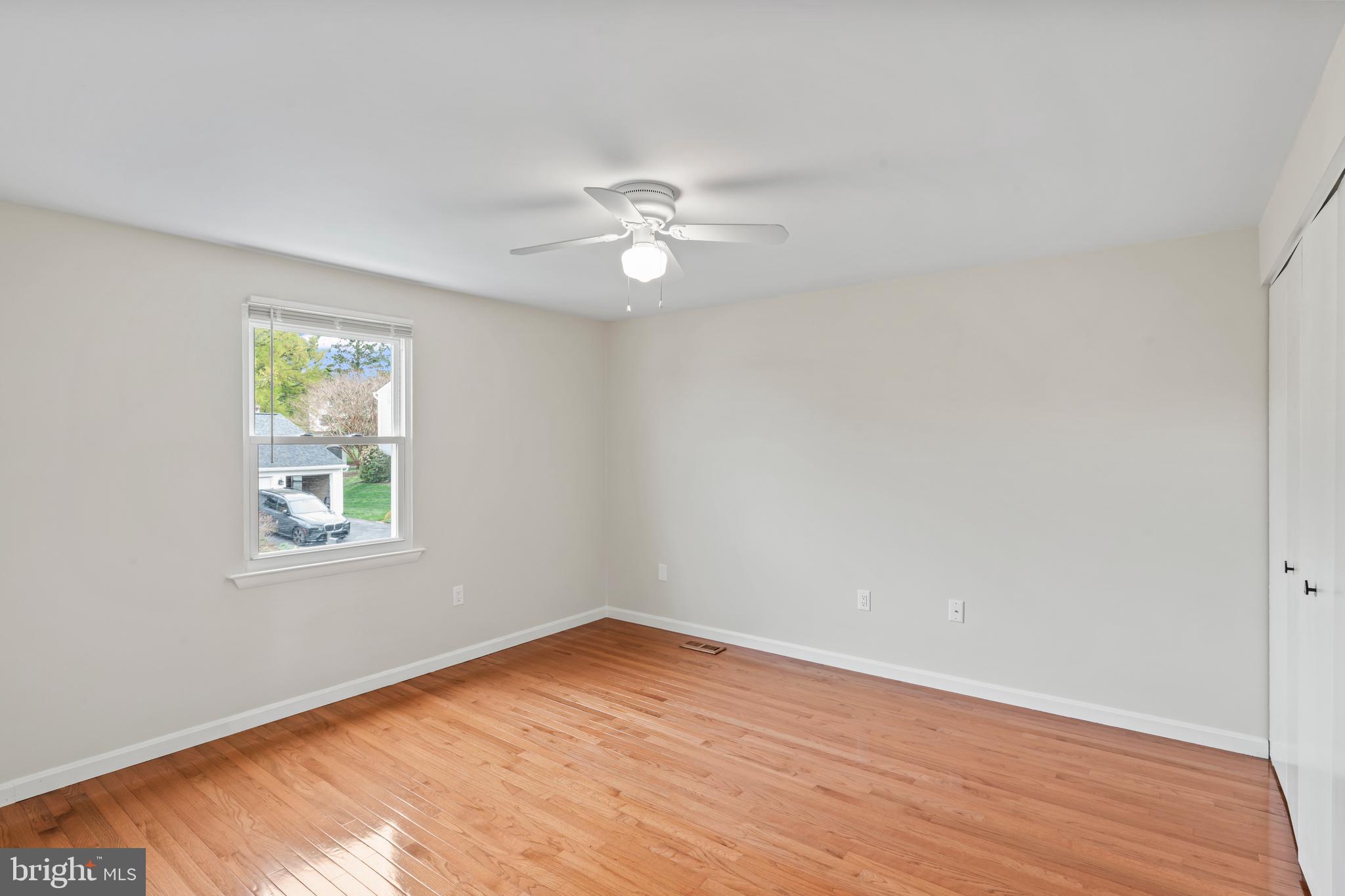 DERWOOD STATION - Residential