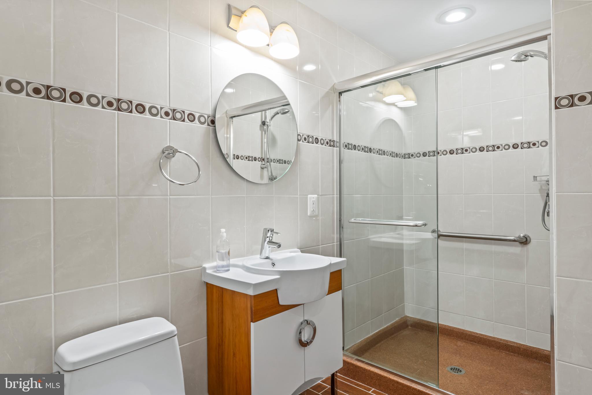 DERWOOD STATION - Residential