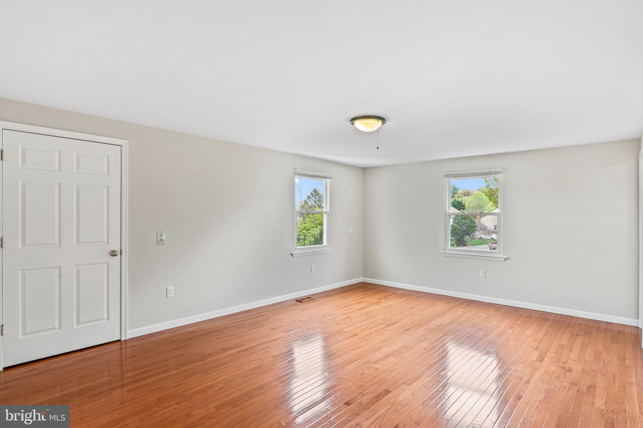 DERWOOD STATION - Residential