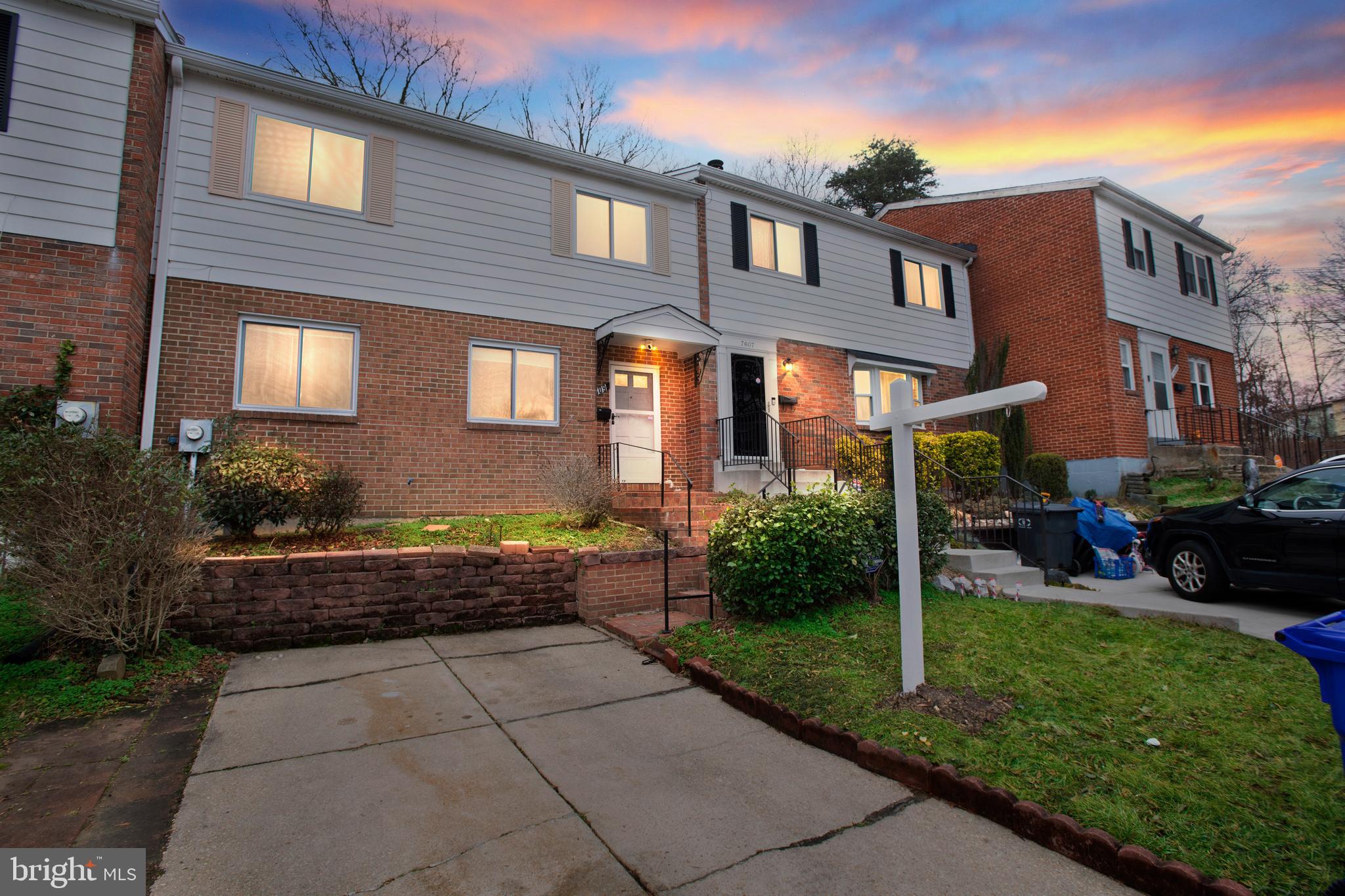 LAURELTON - Residential