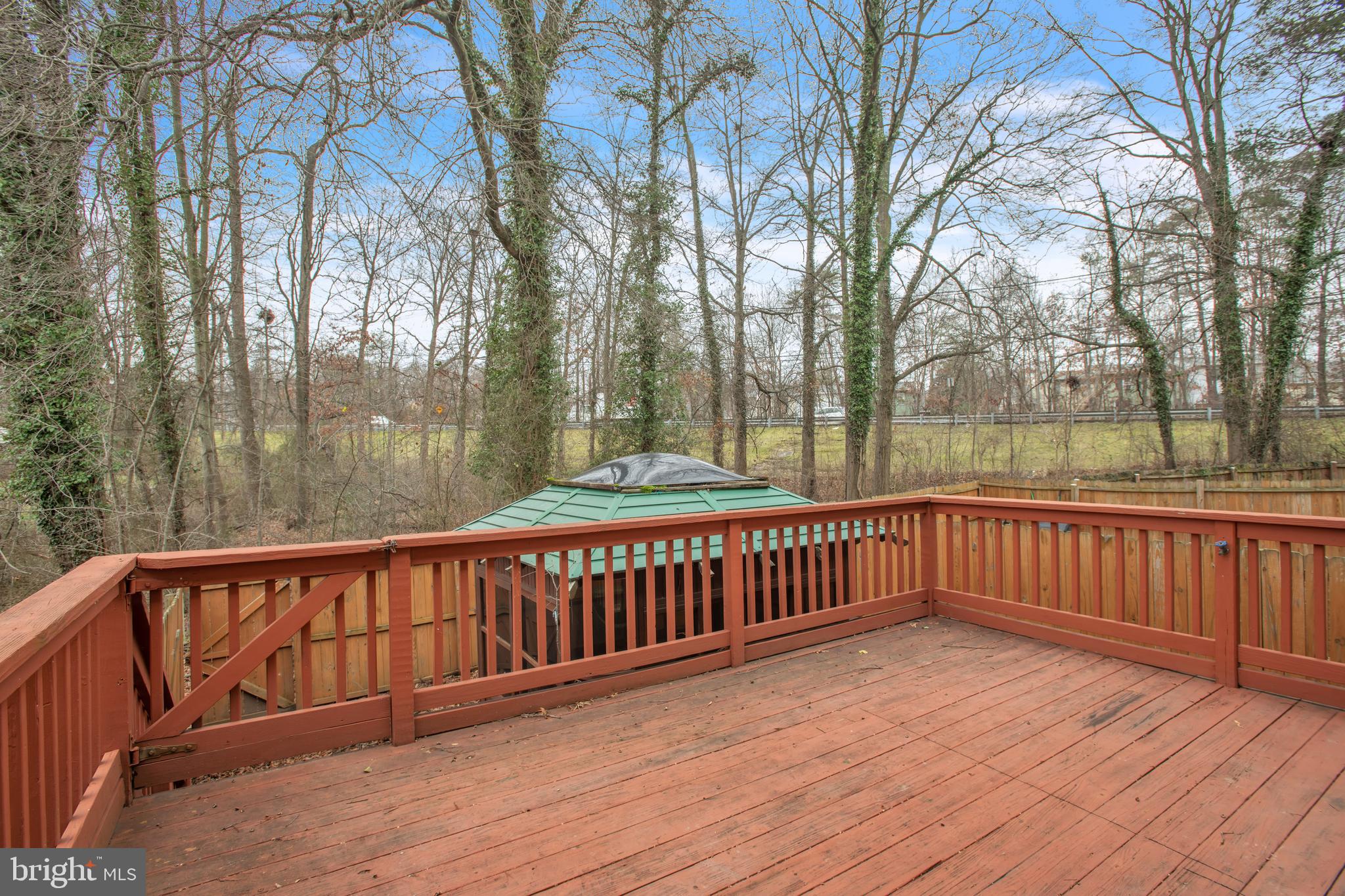 LAURELTON - Residential