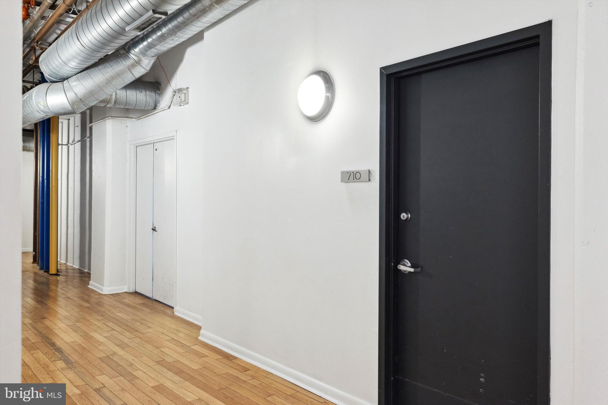 LOGAN SQUARE - Residential