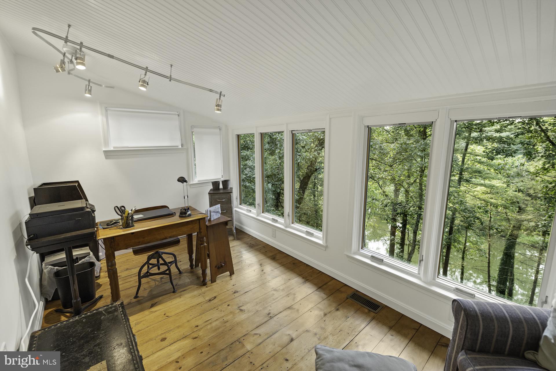 DICKS DAM AREA - Residential