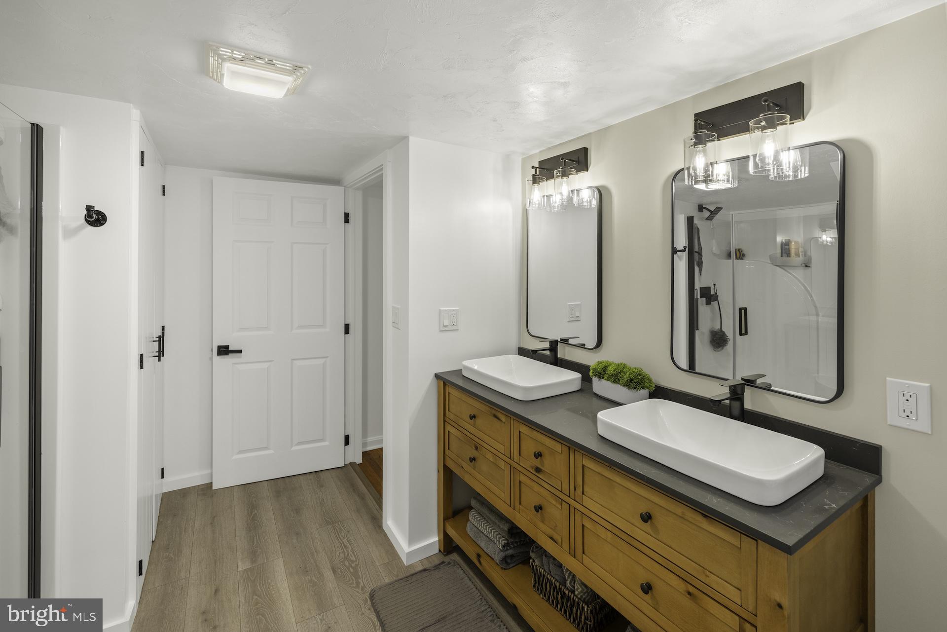 DICKS DAM AREA - Residential