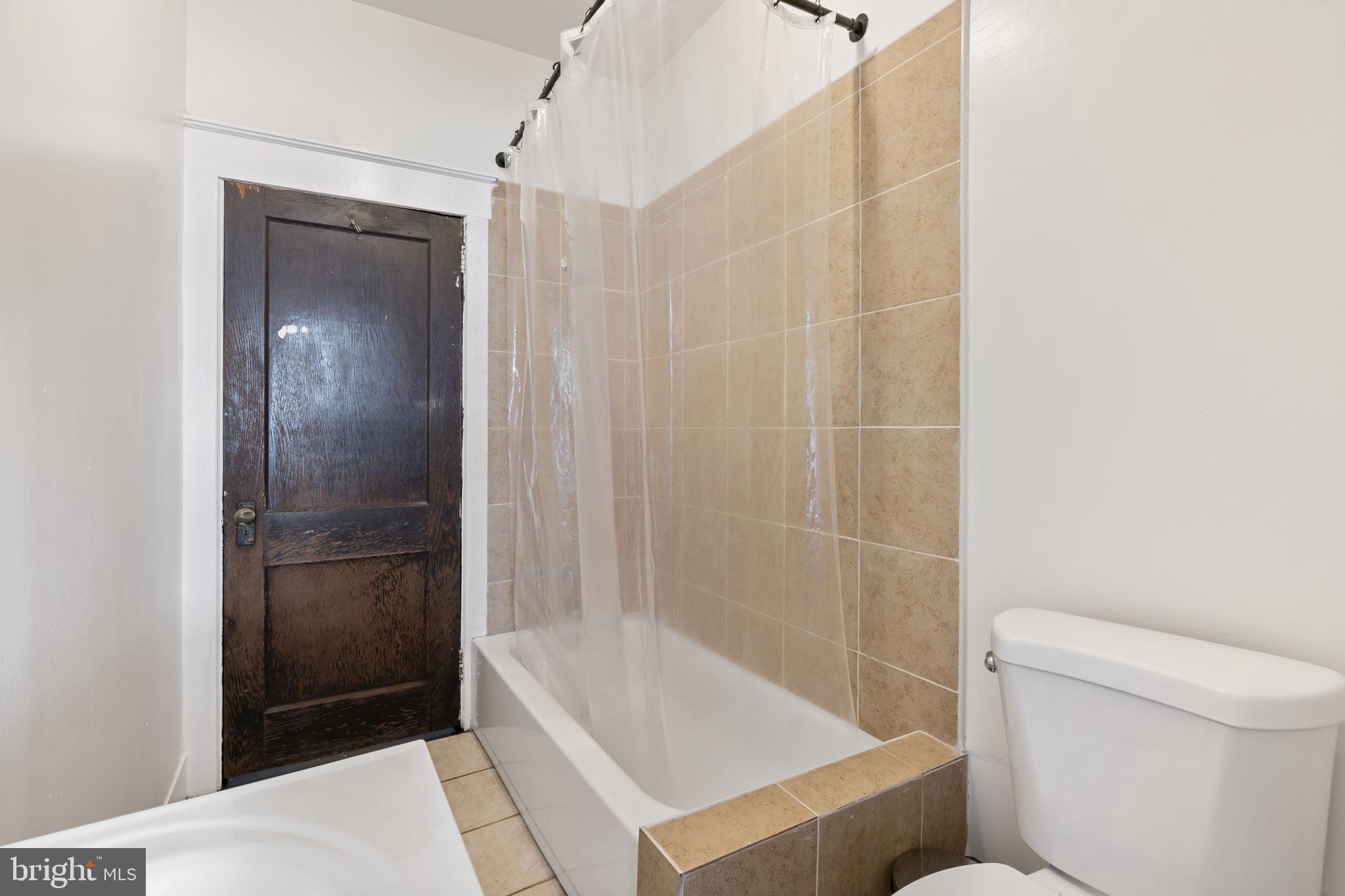 COLLINGDALE - Residential Lease