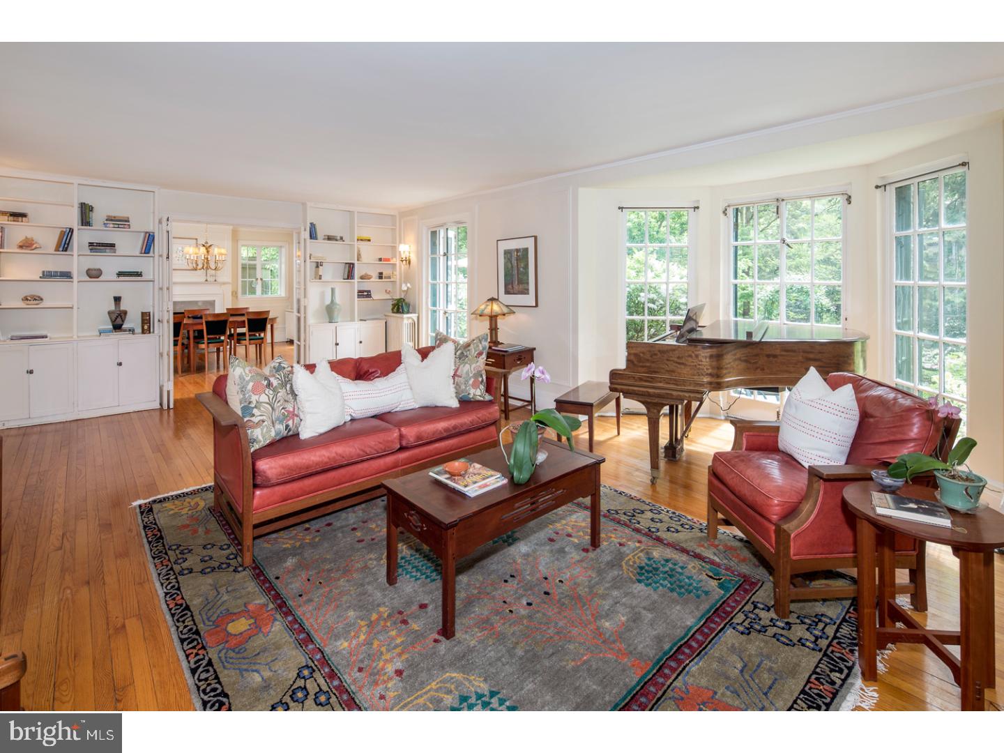 CHESTNUT HILL - Residential