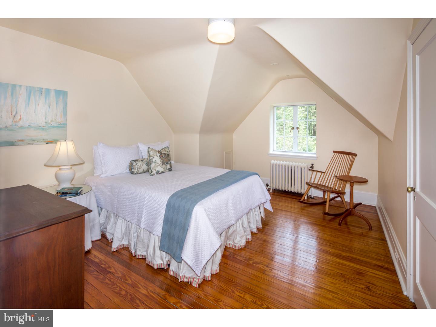 CHESTNUT HILL - Residential