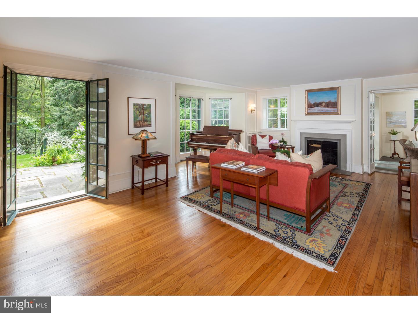 CHESTNUT HILL - Residential