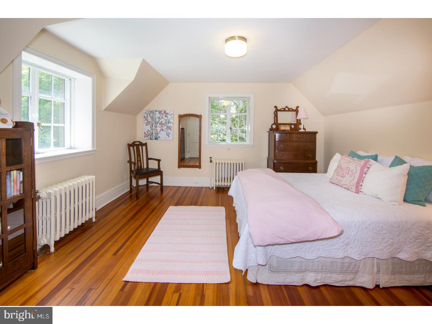 CHESTNUT HILL - Residential